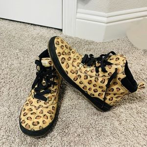 Keds scout kids boots - waterproof. US 5. Near perfect condition.